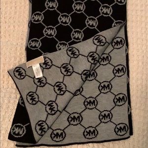Michael Kors winter scarf